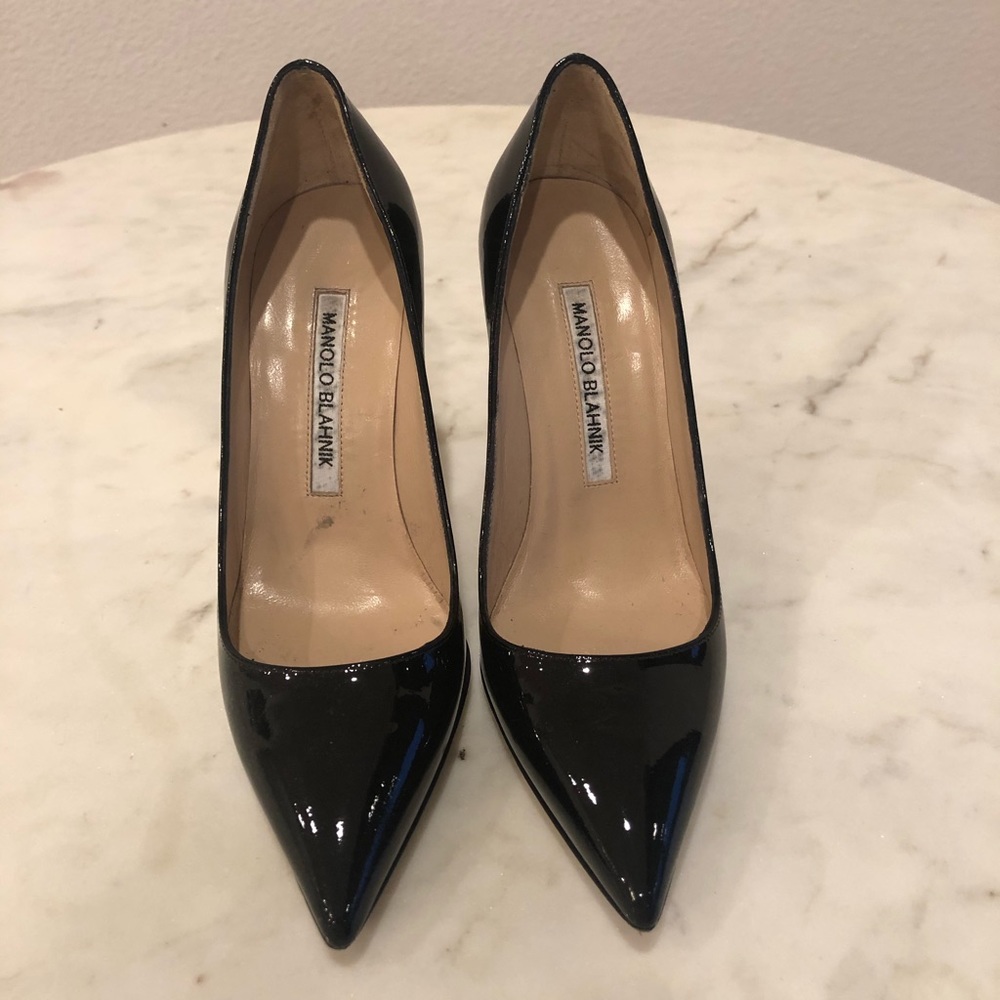 Manolo Blahnik Leather Pointed Toe Black Pump